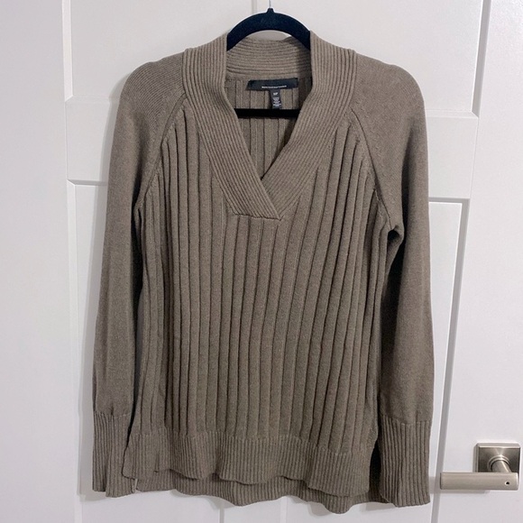 White House Black Market long sleeve ribbed tunic. Taupe color. Women’s M Petite - Picture 4 of 12